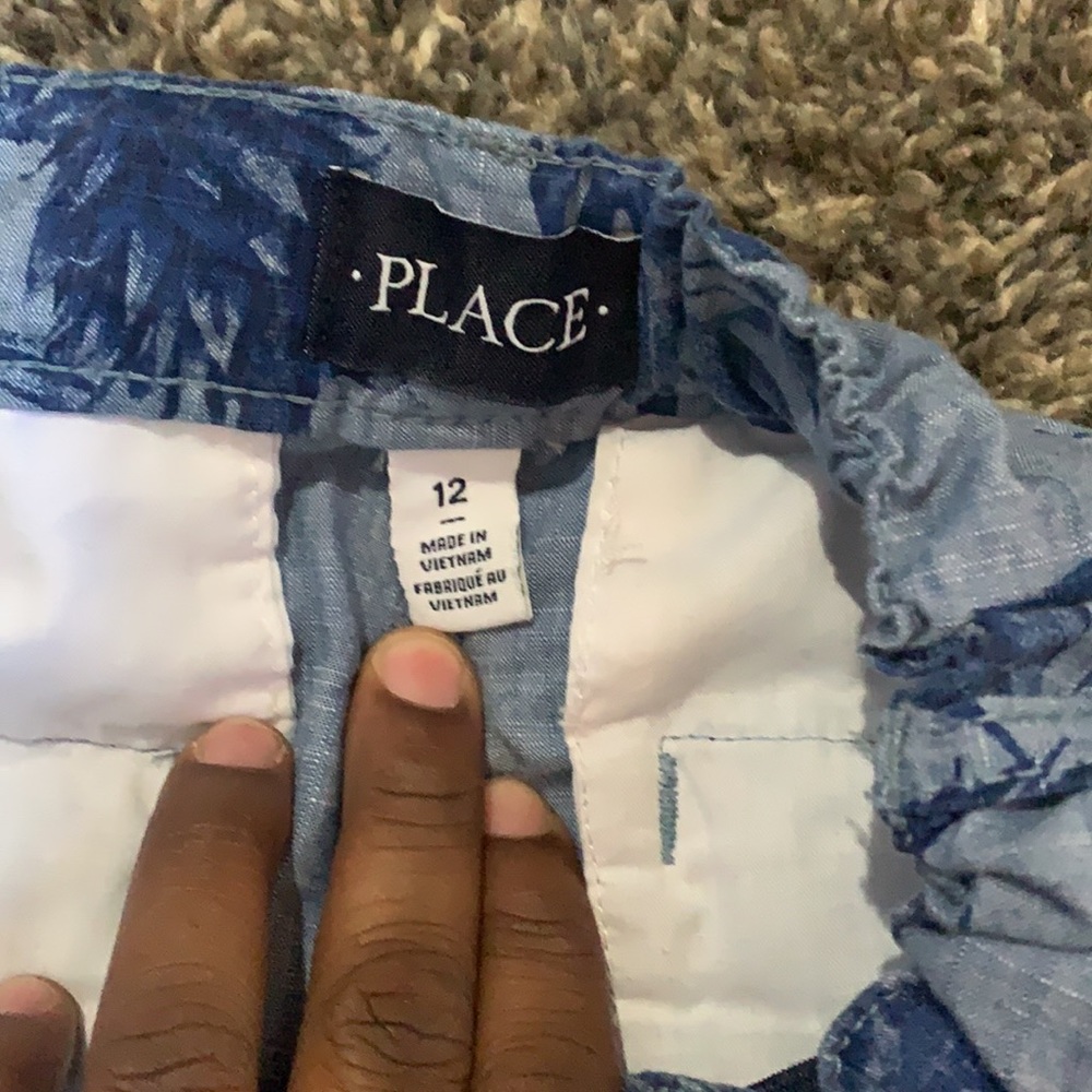 Boys size 12 Great Condition Parrot shorts - Picture 2 of 3